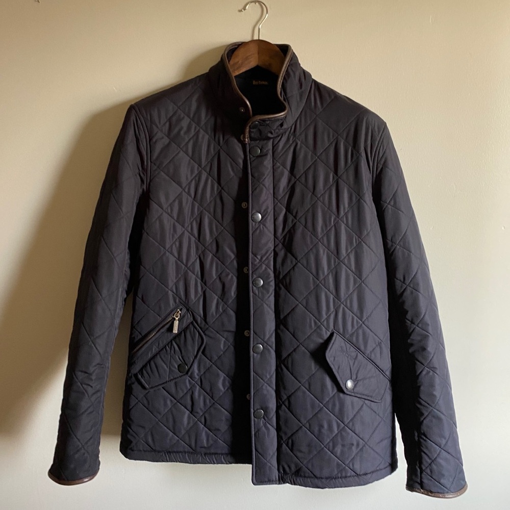 Barbour Powell quilted jacket. As good as new. Navy blue in size M.